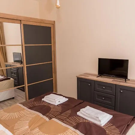 Apartmanhotel Pause 3*